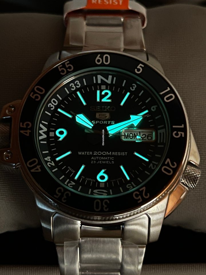 IMG_9081 Seiko Mens watch Unisex Automatic Steel SKZ209J1 Replica 5