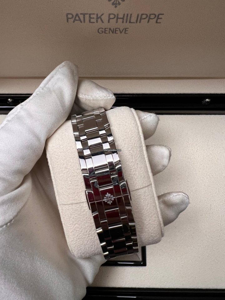 IMG_9081 Patek Philippe Annual Calendar Mens watch Unisex Automatic Steel 4947 1A-001 Replica 5