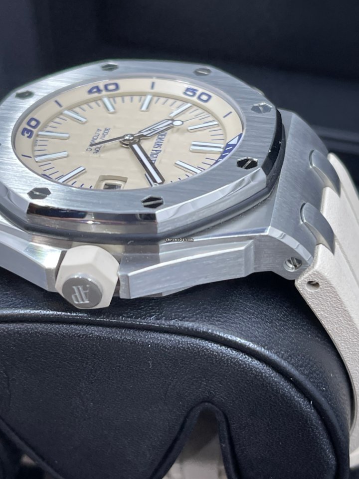 IMG_9081 Audemars Piguet Royal Oak Offshore Diver Mens watch Unisex Automatic Steel 15710ST.OO.A085CA.01 Replica 5