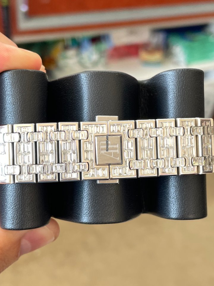 IMG_9081 Audemars Piguet Royal Oak Chronograph Mens watch Unisex Automatic White gold 26331ST.OO.1220ST.02 Replica 5