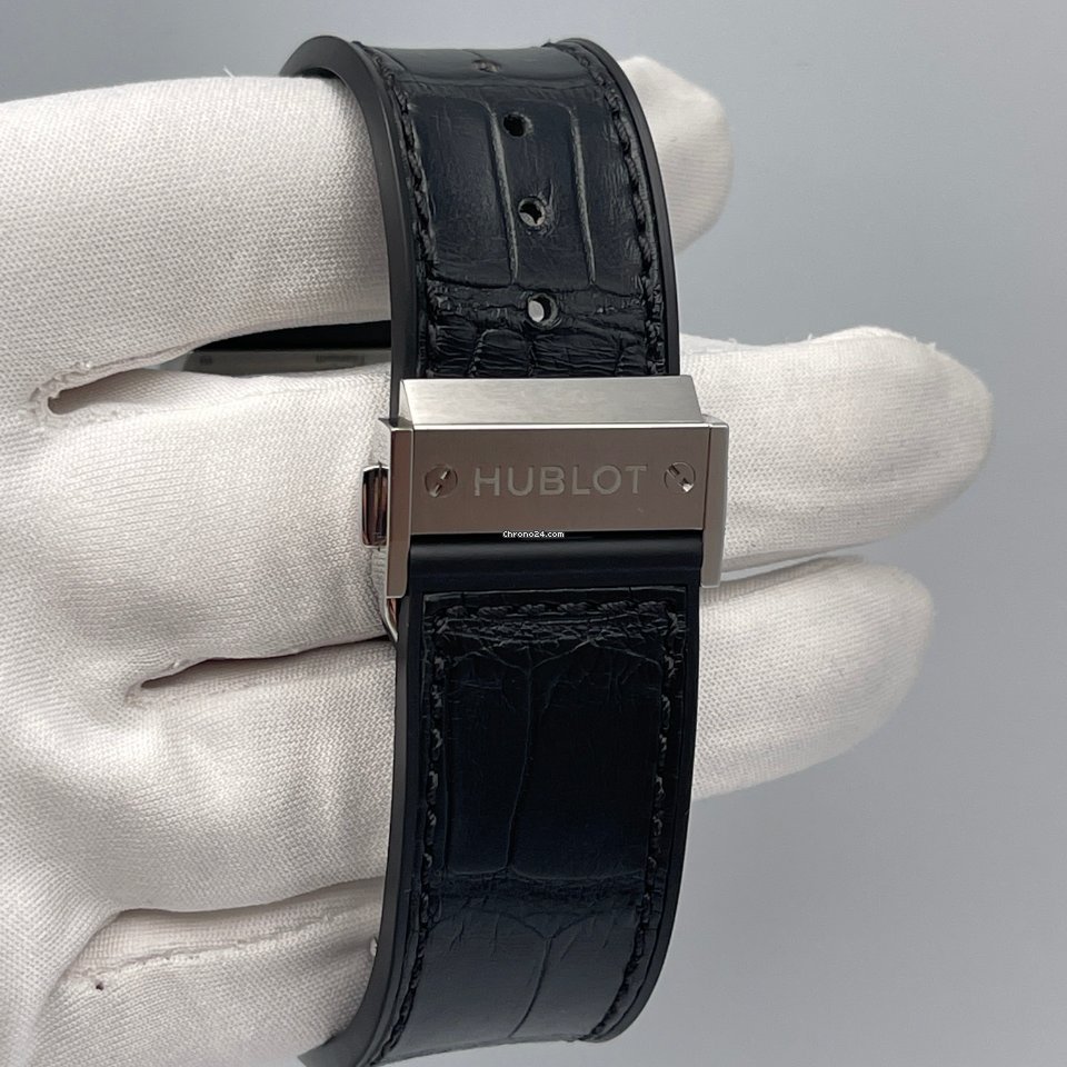 IMG_9081 Hublot Classic Fusion Chronograph Mens watch Unisex Automatic Titanium 521.NX.2611.LR Replica 5