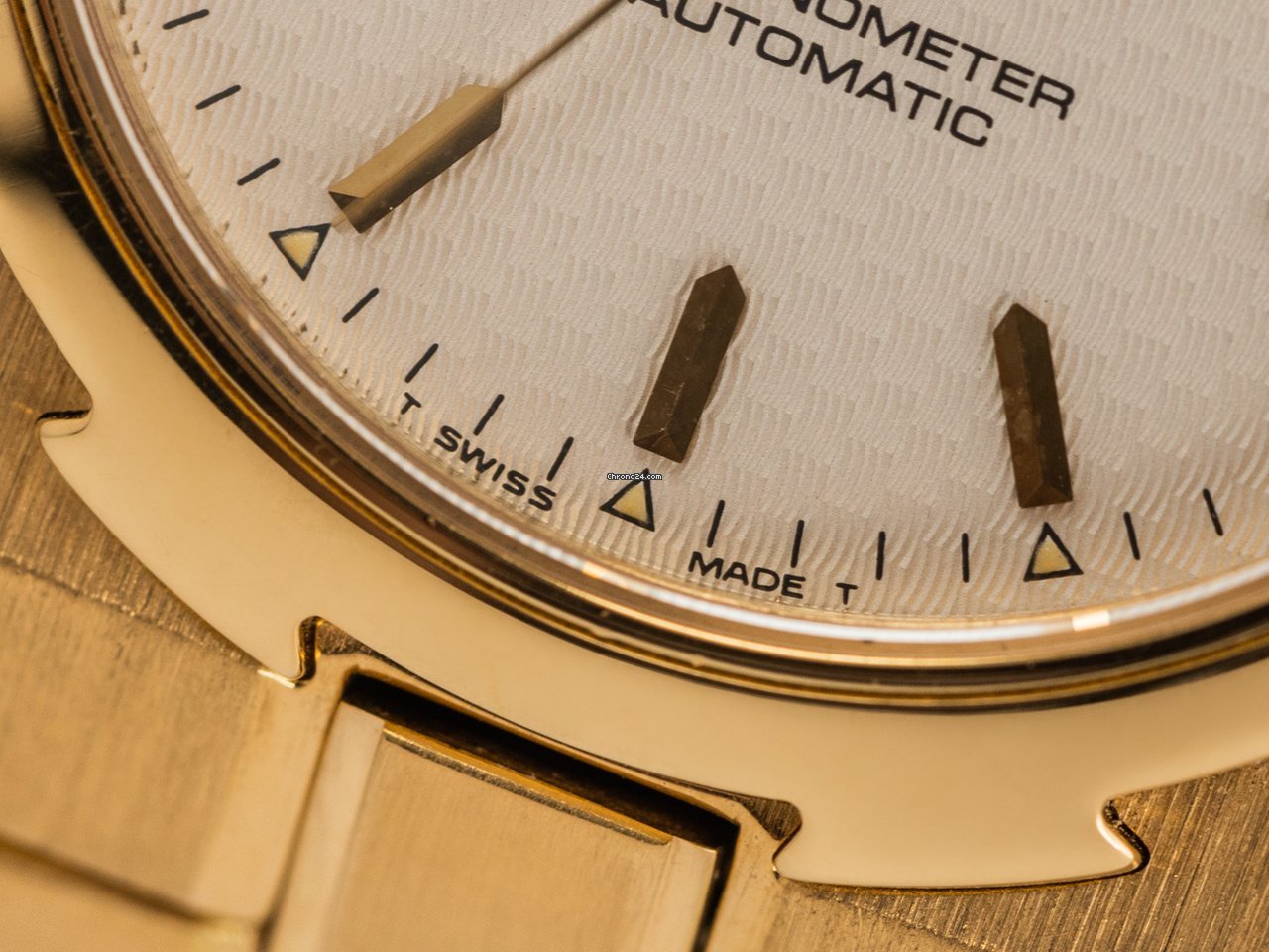 IMG_9081 Vacheron Constantin Overseas Mens watch Unisex Automatic Yellow gold 42050 42052 423J Replica 5