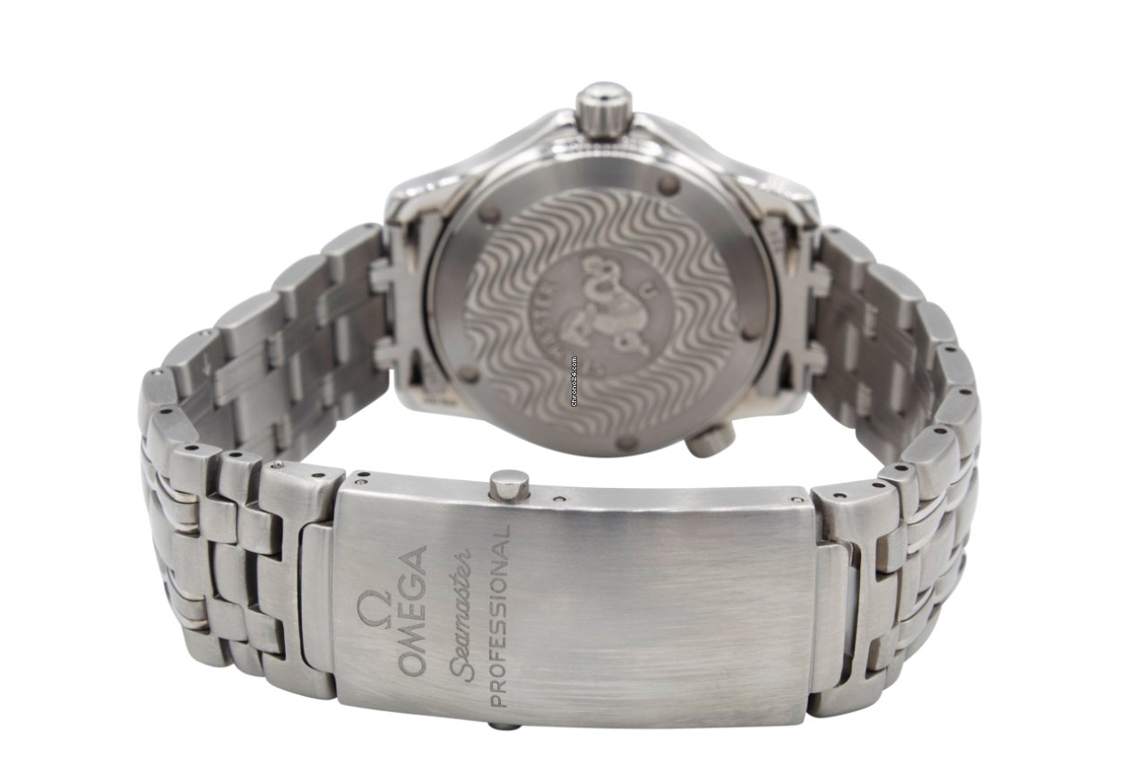 IMG_9081 Omega Seamaster Diver 300 M Mens watch Unisex Quartz Steel 2561.80 Replica 5