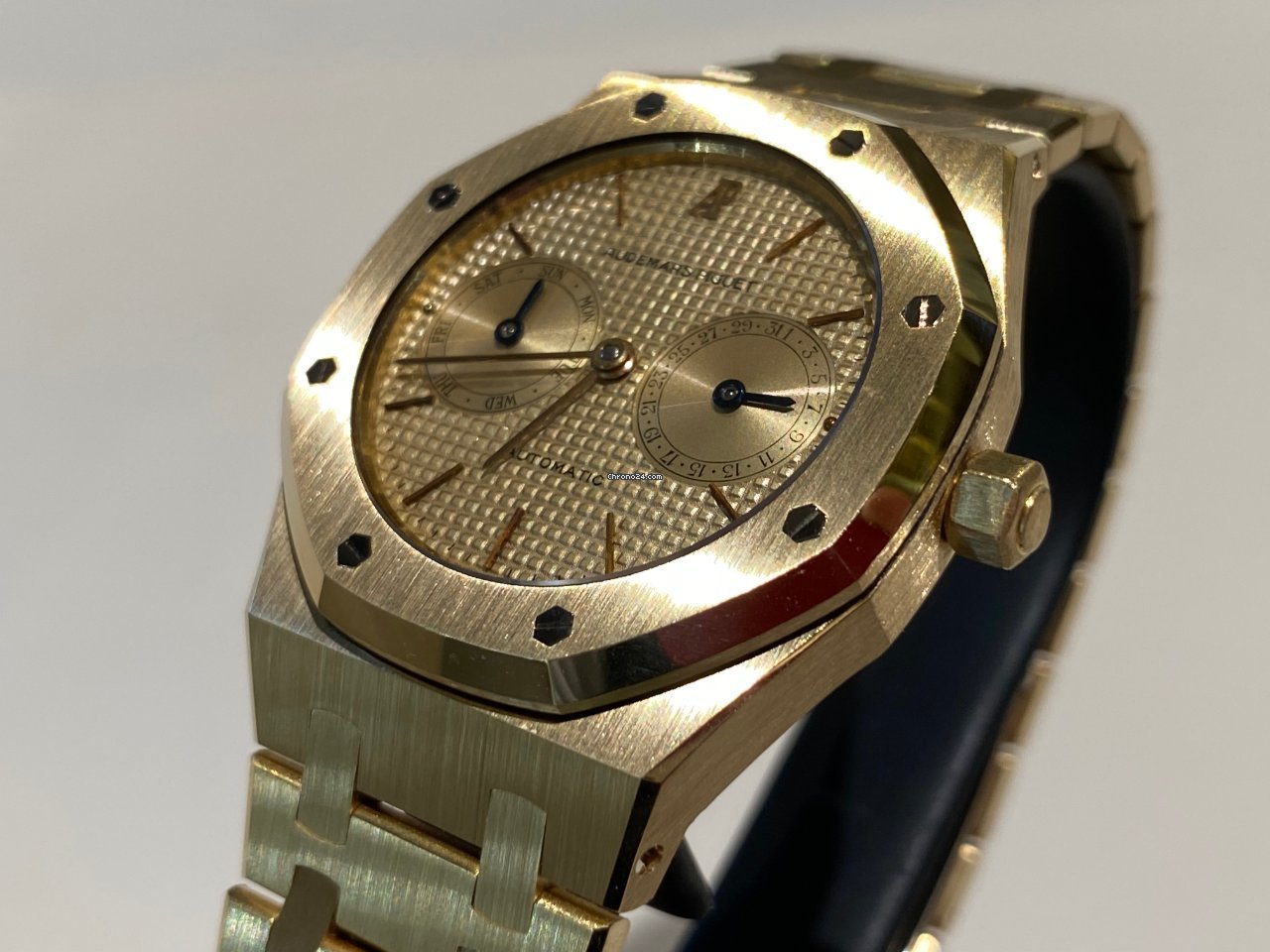 IMG_9081 Audemars Piguet Royal Oak Day-Date Mens watch Unisex Automatic Yellow gold 25572BA.OO.0789BA.01 Replica 5