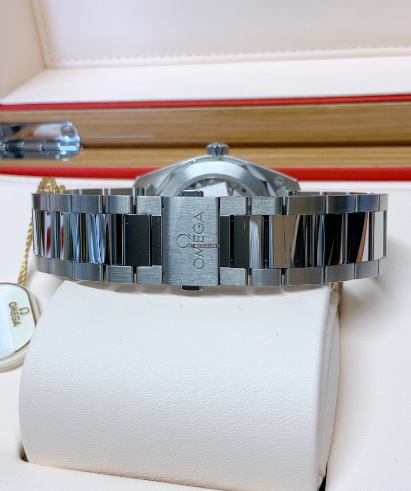 IMG_9081 Omega Seamaster Aqua Terra Mens watch Unisex Automatic Steel 220.10.38.20.01.001 Replica 5