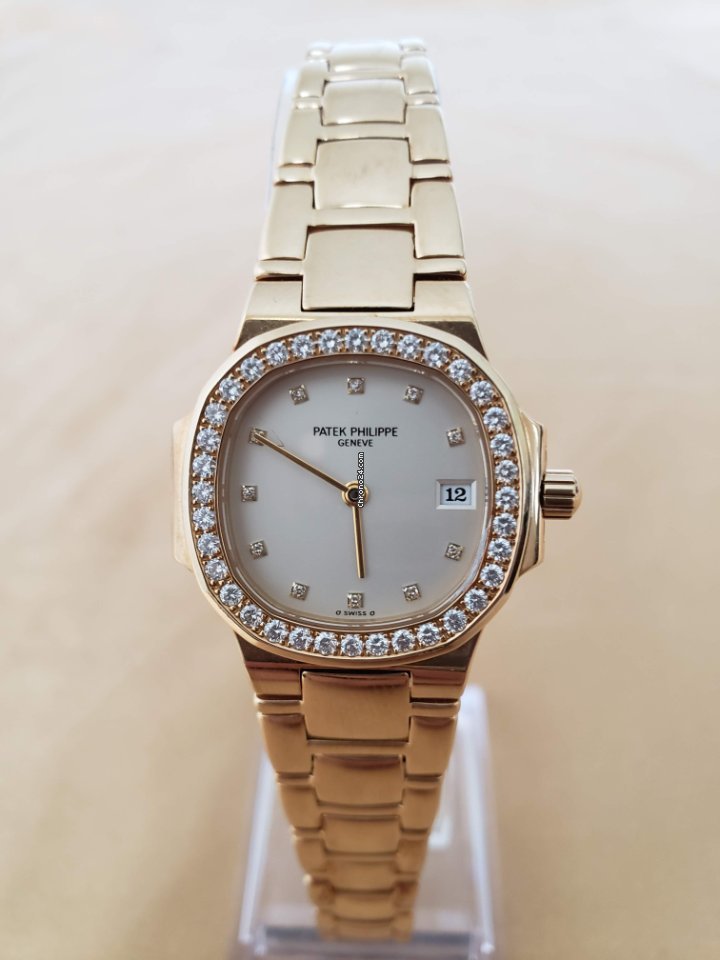 Patek Philippe Nautilus Womens watch Quartz Yellow gold 4700 Replica 5