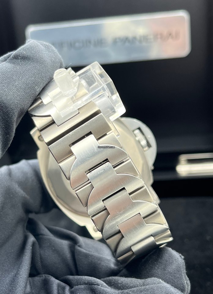 Panerai Luminor Submersible Mens watch Unisex Automatic Titanium PAM 00106 Replica 5