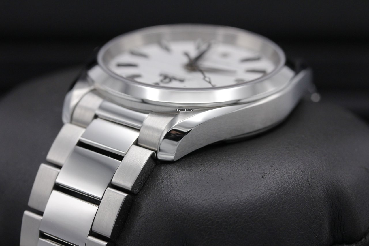 IMG_9081 Omega Seamaster Aqua Terra Steel 220.10.38.20.02.001 Replica 5