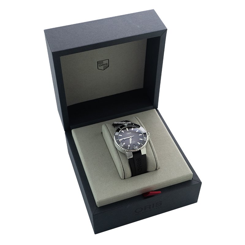 Oris Aquis Date 01 400 7769 4154-07 4 22 74FC Replica 5