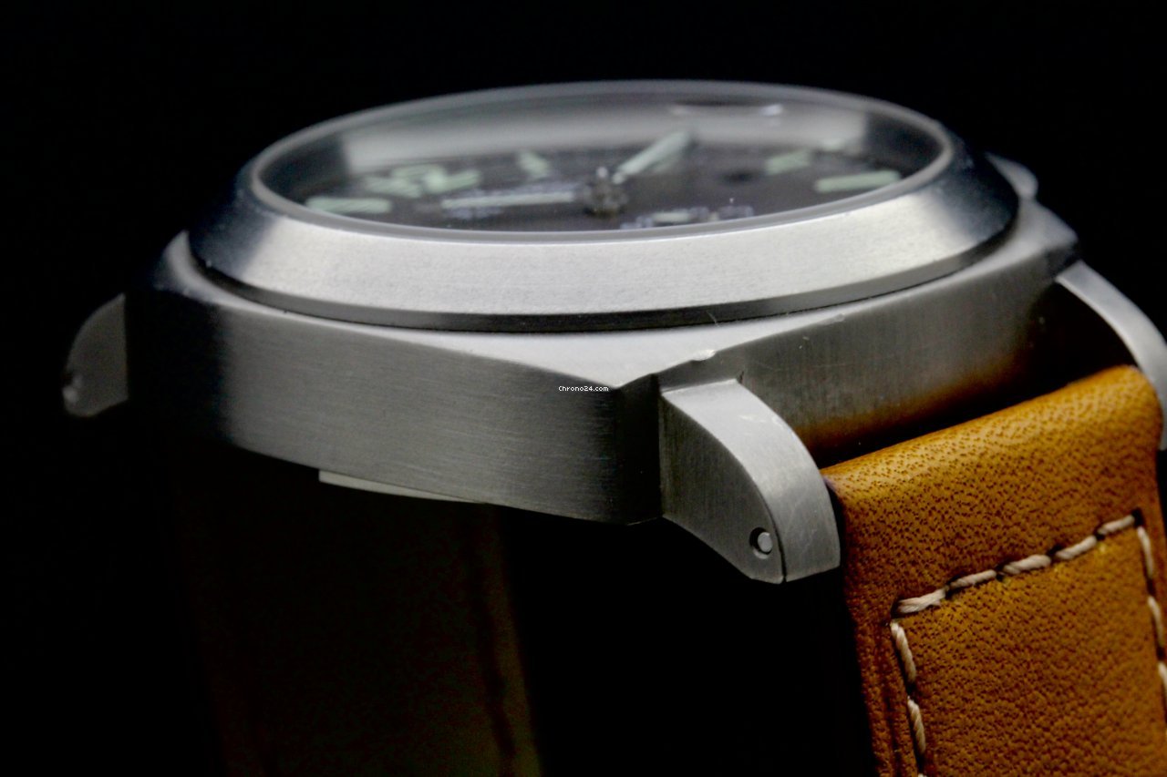 Panerai Luminor Marina Automatic Titanium PAM00057 Replica 5