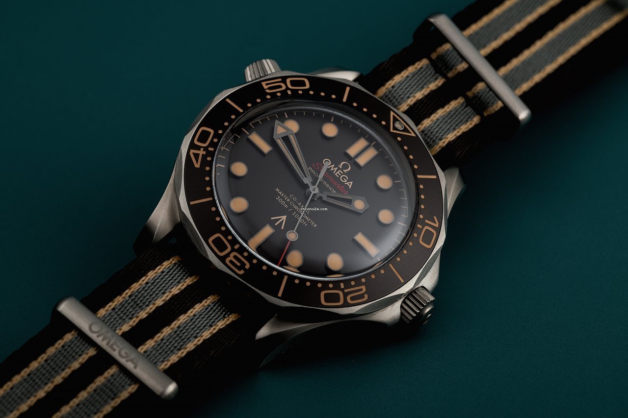 IMG_9081 Omega Seamaster Diver 300 M Automatic Titanium 210.92.42.20.01.001 Replica 5
