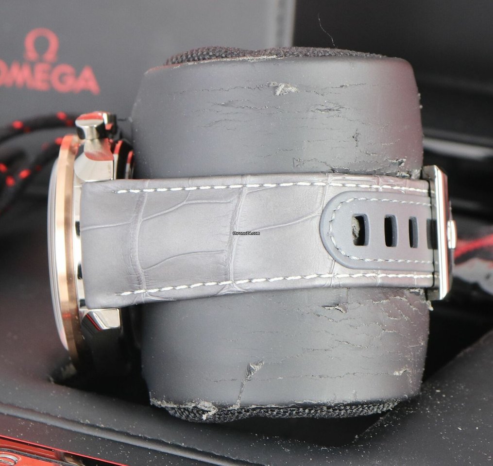 IMG_9081 Omega Speedmaster Professional Moonwatch Mens watch Unisex Automatic Ceramic 311.63.44.51.99.002 Replica 5