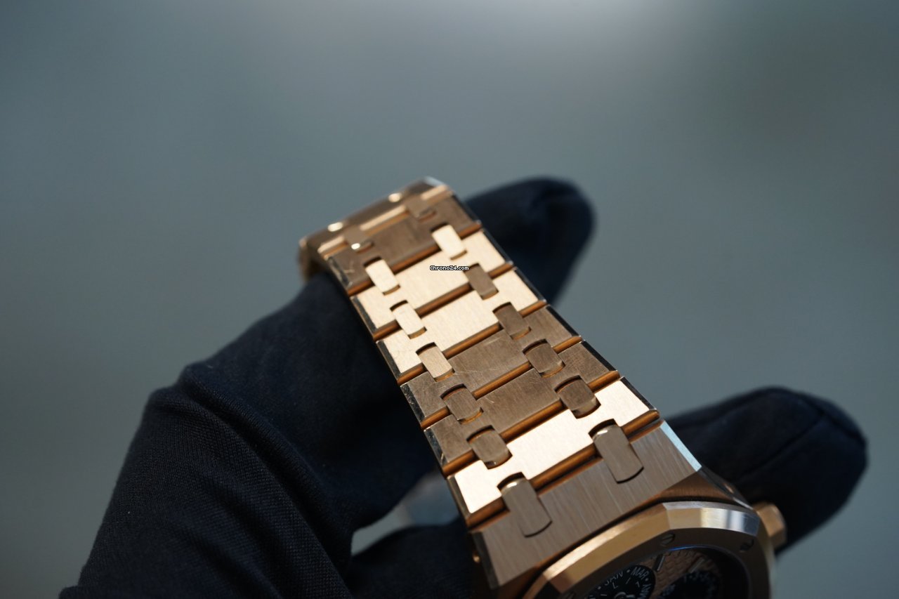 IMG_9081 Audemars Piguet Royal Oak Perpetual Calendar Mens watch Unisex Automatic Rose gold 26584OR.OO.1220OR.01 Replica 5