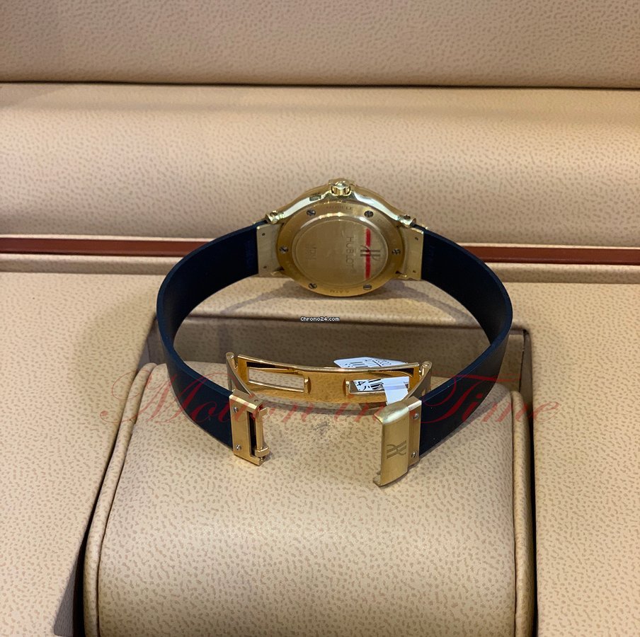 IMG_9081 Hublot Classic Fusion 45, 42, 38, 33 mm Womens watch Quartz Yellow gold 1393.3 Replica 6