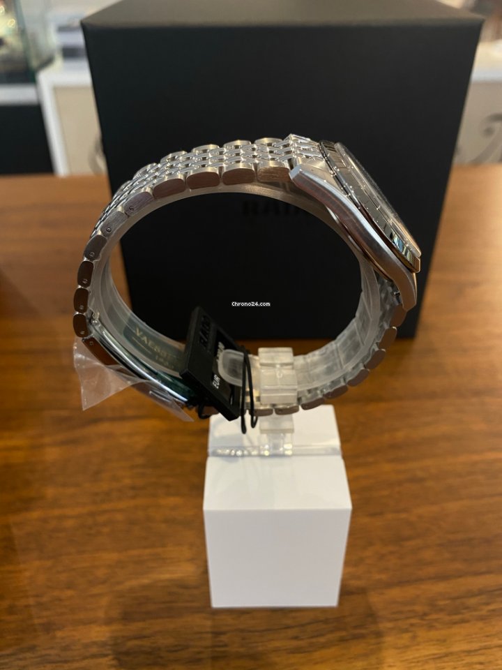 IMG_9081 Rado HyperChrome Womens watch Quartz Steel R33104918 Replica 6