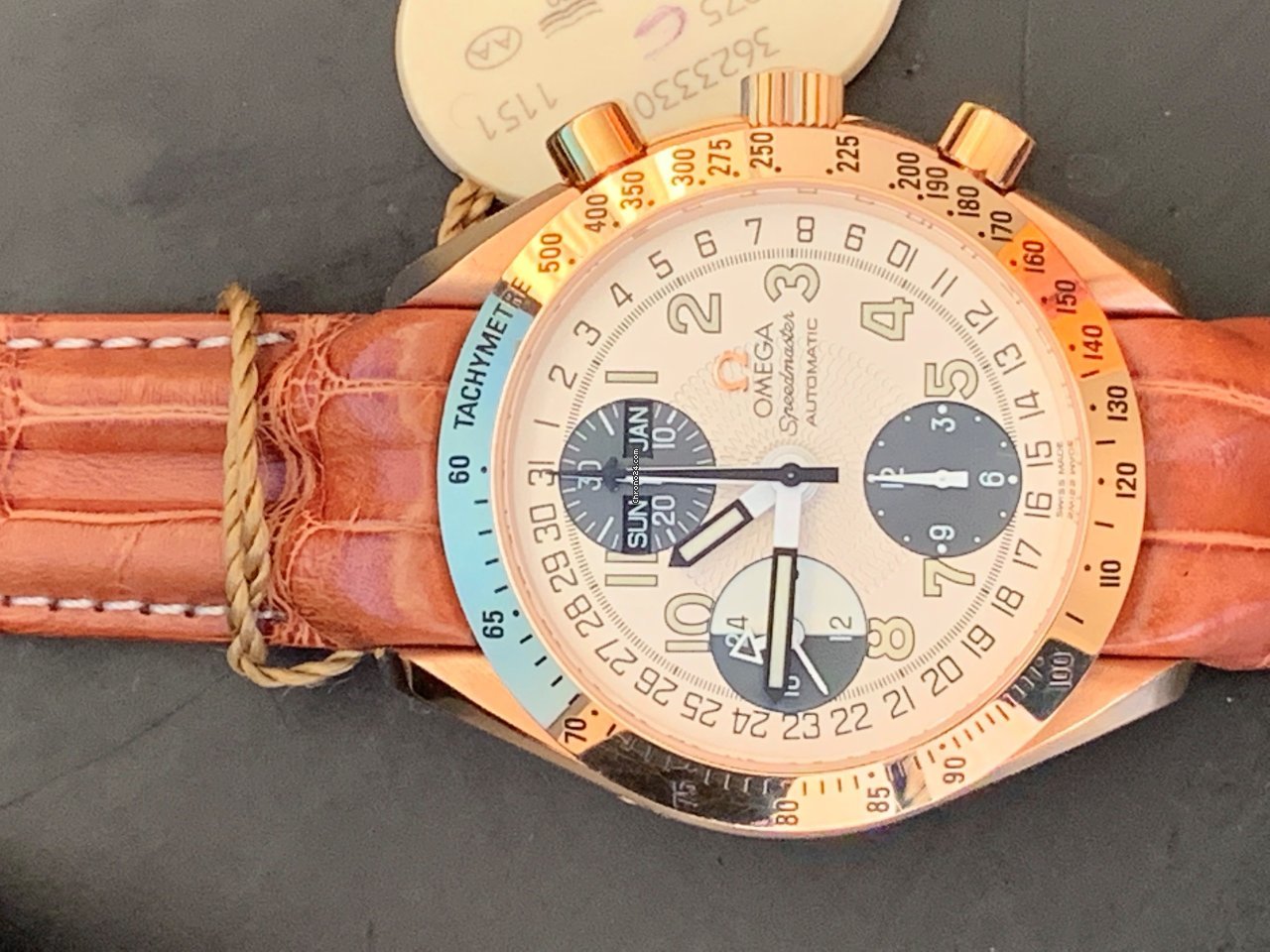 IMG_9081 Omega Speedmaster Date Mens watch Unisex Automatic Rose gold 36233300 Replica 6