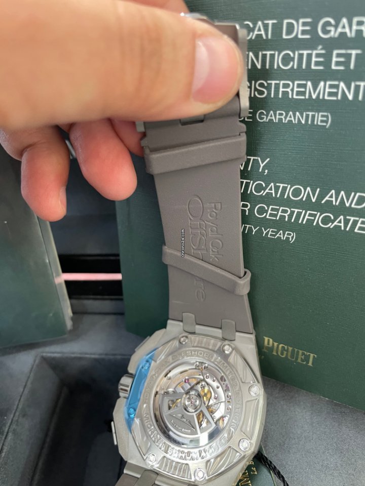 IMG_9081 Audemars Piguet Royal Oak Offshore Chronograph Mens watch Unisex Automatic Titanium 26568IM.OO.A004CA.01 Replica 6