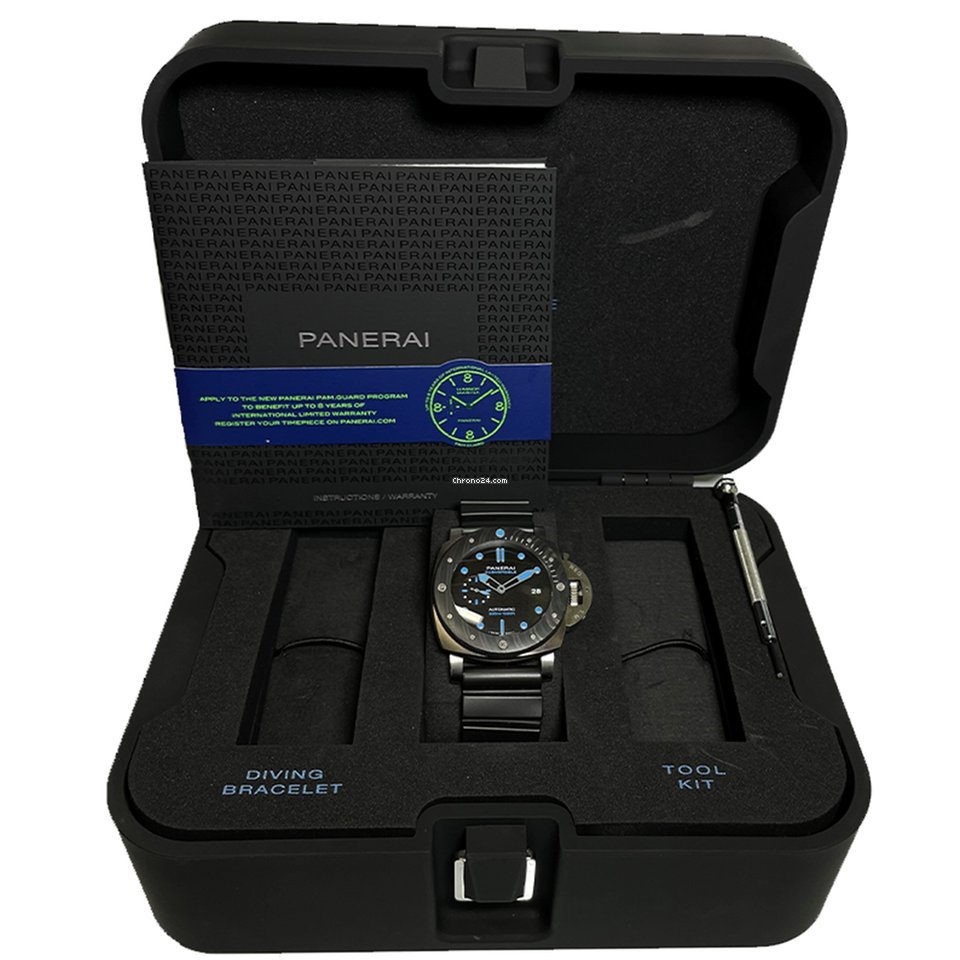IMG_9081 Panerai Luminor Submersible Mens watch Unisex Automatic Carbon PAM 00799 Replica 6