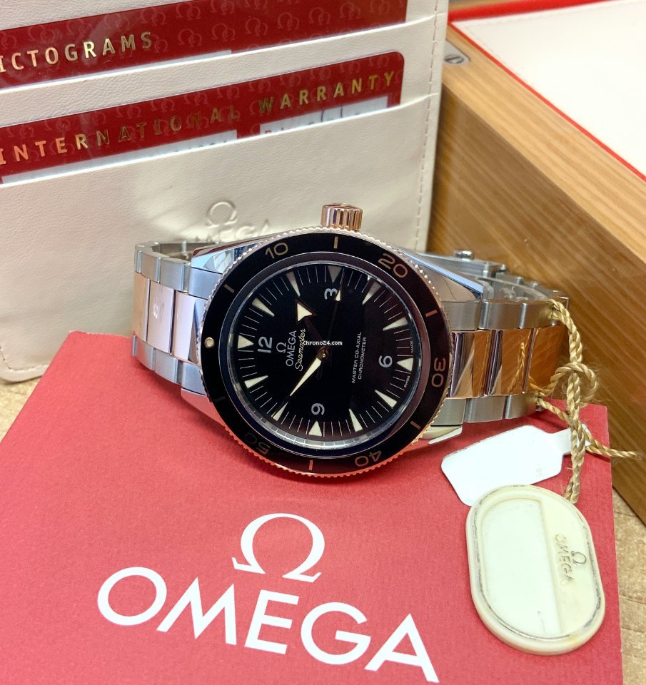 IMG_9081 Omega Seamaster 300 Mens watch Unisex Automatic Gold Steel 233.20.41.21.01.001 Replica 6
