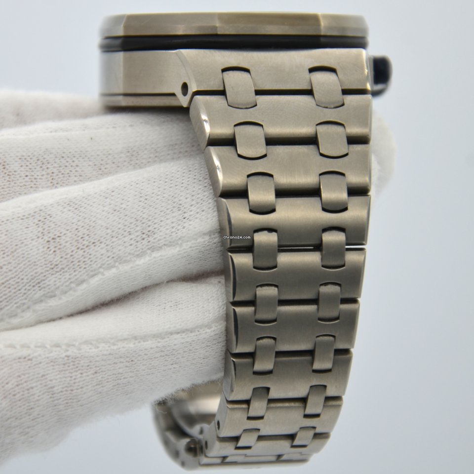 IMG_9081 Audemars Piguet Royal Oak Offshore Chronograph Mens watch Unisex Automatic Titanium 25721TI.OO.1000TI.04.A Replica 6
