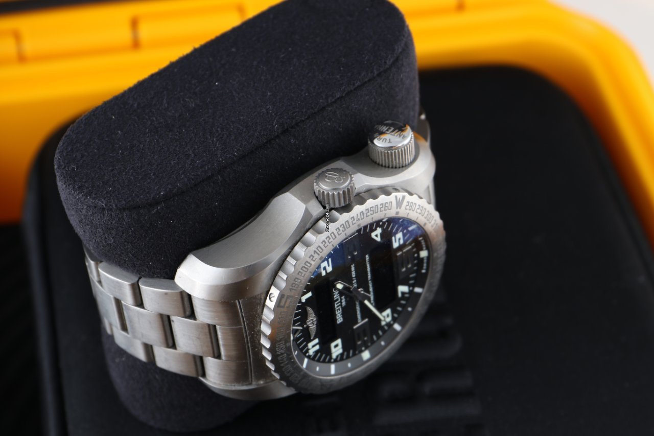 Breitling Emergency Mens watch Unisex Titanium E7632522BC02159E Replica 6