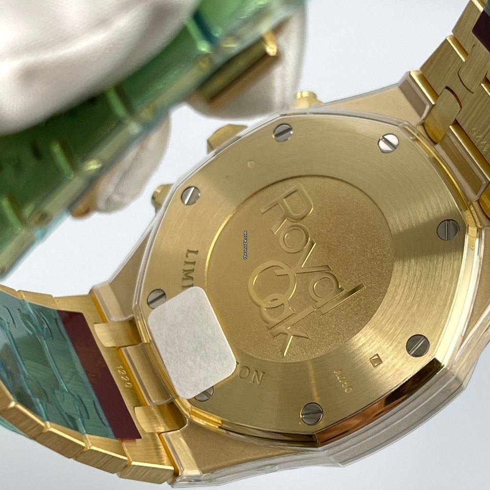 IMG_9081 Audemars Piguet Royal Oak Chronograph Mens watch Unisex Automatic Yellow gold 26331BA.OO.1220BA.02 Replica 6