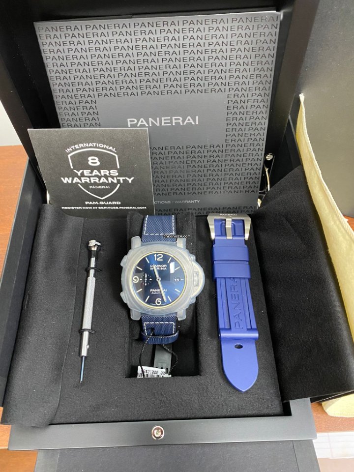 Panerai Luminor Marina Mens watch Unisex Automatic Titanium PAM 01117 Replica 6