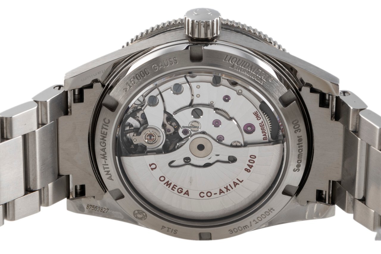 Omega Seamaster 300 Mens watch Unisex Automatic Titanium 233.90.41.21.03.001 Replica 6