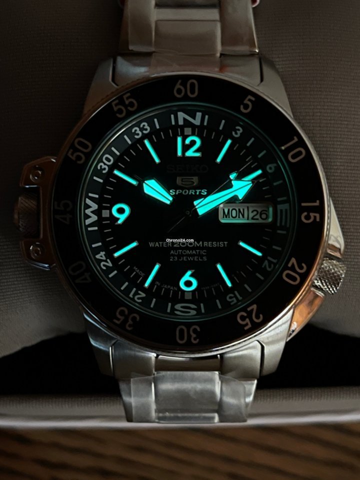 IMG_9081 Seiko Mens watch Unisex Automatic Steel SKZ209J1 Replica 6