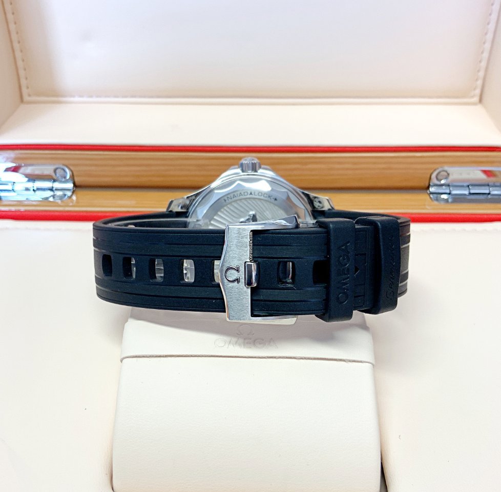 IMG_9081 Omega Seamaster Diver 300 M Mens watch Unisex Automatic Steel 210.32.42.20.01.002 Replica 6