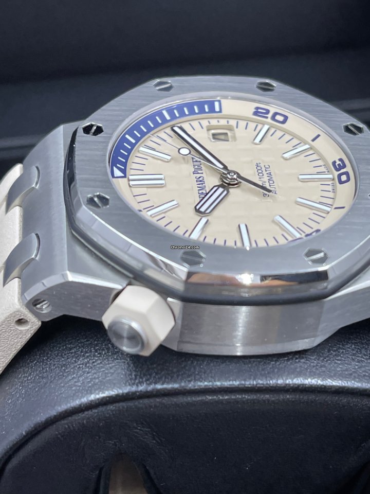 IMG_9081 Audemars Piguet Royal Oak Offshore Diver Mens watch Unisex Automatic Steel 15710ST.OO.A085CA.01 Replica 6