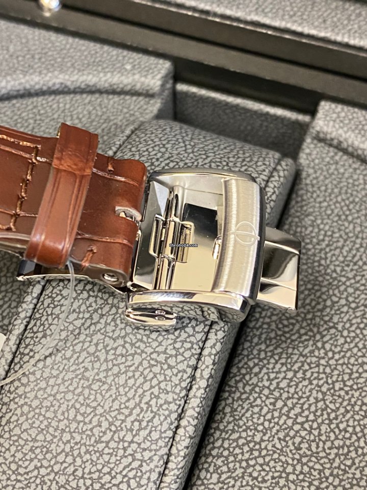 Baume & Mercier Clifton Mens watch Unisex Automatic Steel M0A10111 Replica 6