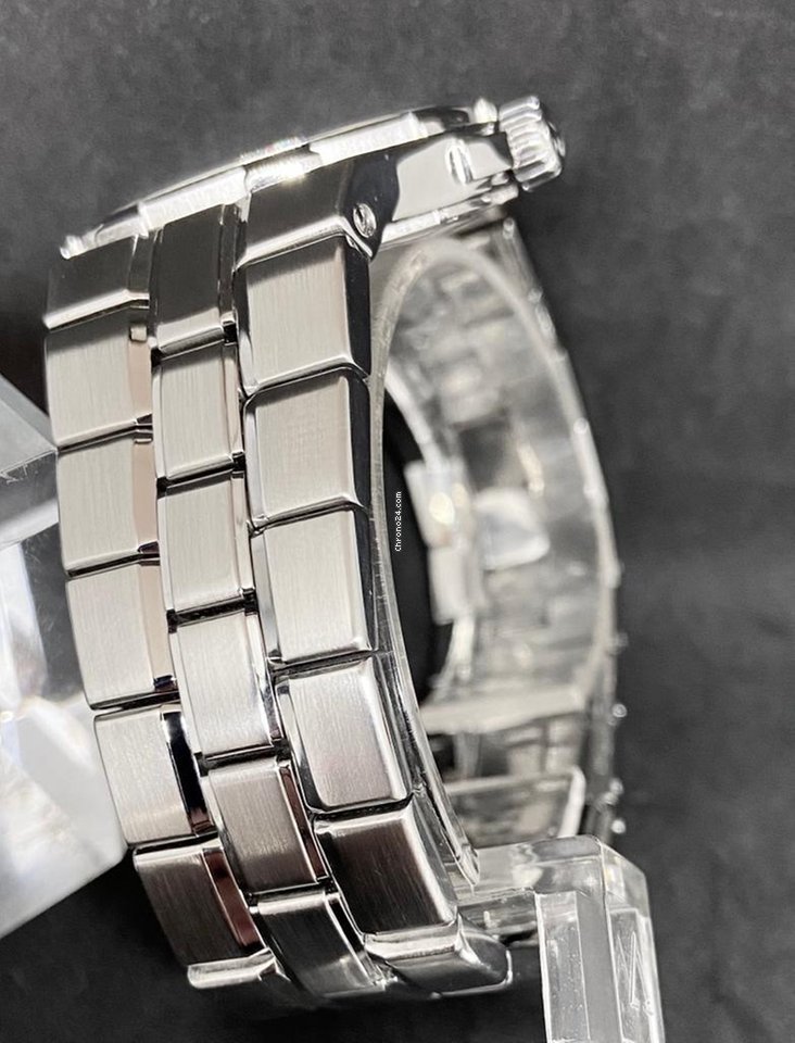 IMG_9081 Vacheron Constantin Overseas Mens watch Unisex Automatic Steel 42052 Replica 6