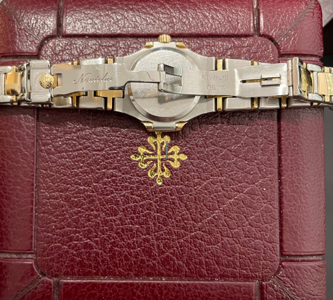 IMG_9081 Patek Philippe Nautilus Womens watch Quartz Gold Steel 4700 061 Replica 6