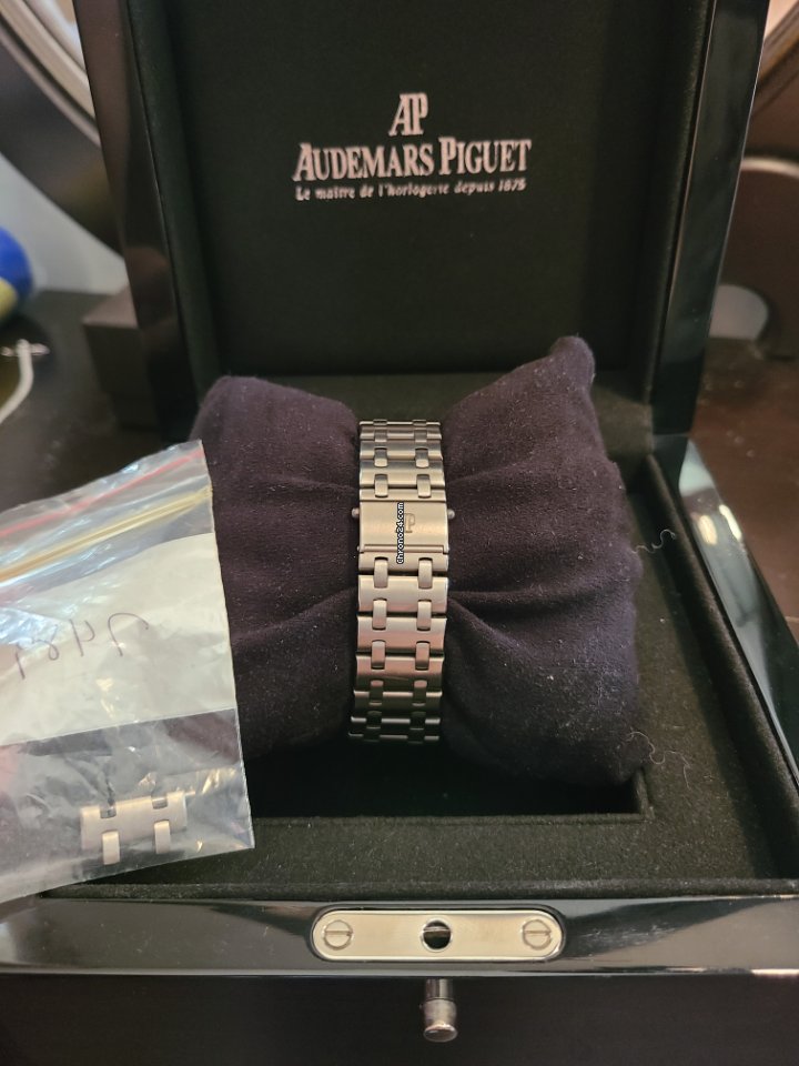 IMG_9081 Audemars Piguet Royal Oak Offshore Chronograph Mens watch Unisex Automatic Titanium 25721TI.O.1000TI.01 Replica 6
