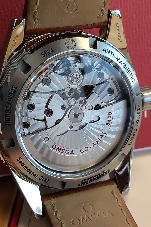 Omega Seamaster 300 Mens watch Unisex Automatic Titanium 233.92.41.21.03.001 Replica 6