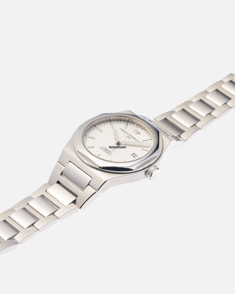 IMG_9081 Girard Perregaux Laureato Mens watch Unisex Automatic Steel 81000-11-131-11A Replica 6