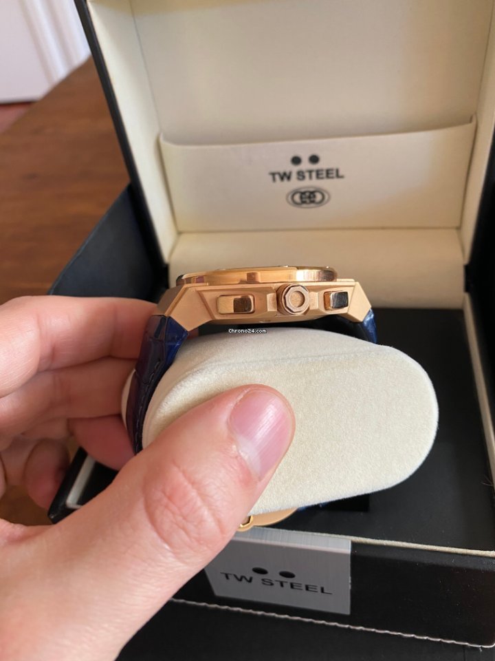 IMG_9081 TW Steel Mens watch Unisex Quartz CE4004 Replica 6