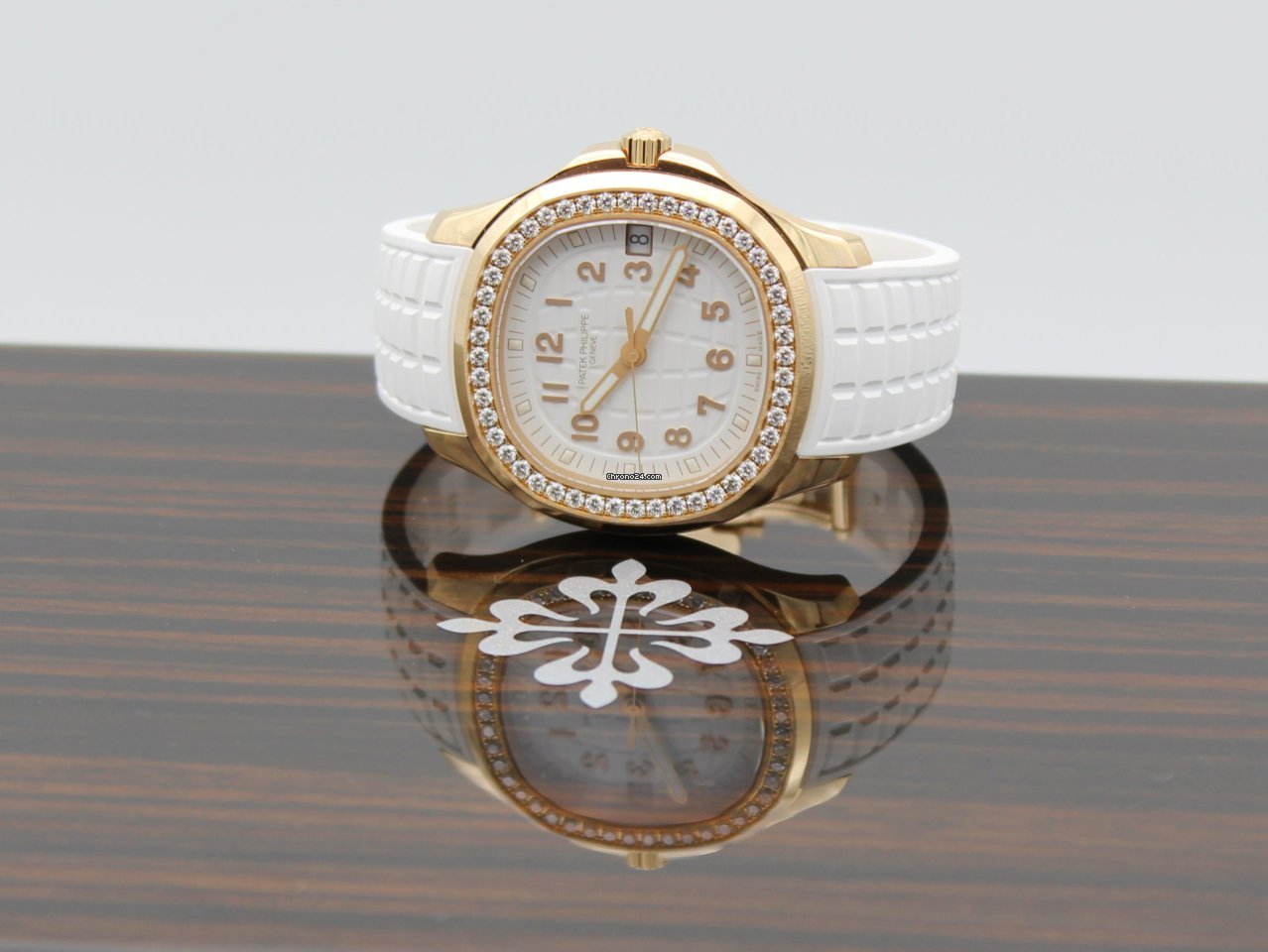 IMG_9081 Patek Philippe Aquanaut Womens watch Automatic Rose gold 5268 200R or 5268 Replica 6