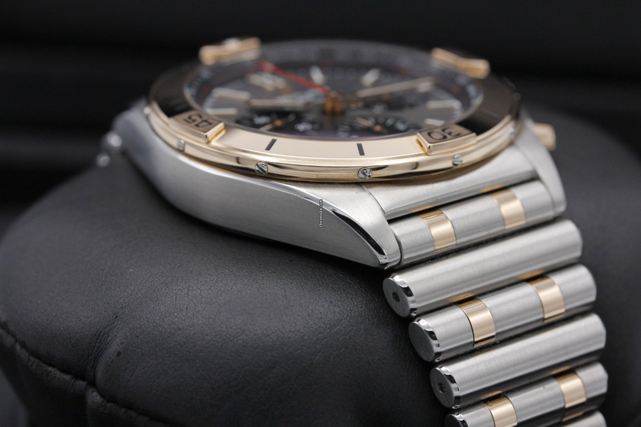 Breitling Chronomat Gold Steel UB0134 Replica 6