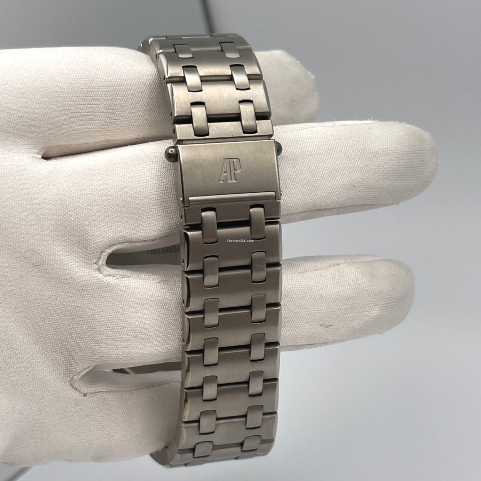 IMG_9081 Audemars Piguet Royal Oak Offshore Chronograph Mens watch Unisex Automatic Titanium 25854TI.OO.1150TI.01 Replica 6