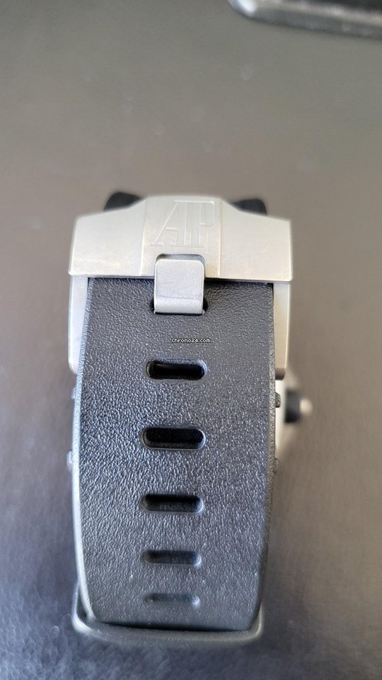 IMG_9081 Audemars Piguet Royal Oak Offshore Diver Mens watch Unisex Automatic Carbon 15706AU.00.A002CA.01 Replica 6
