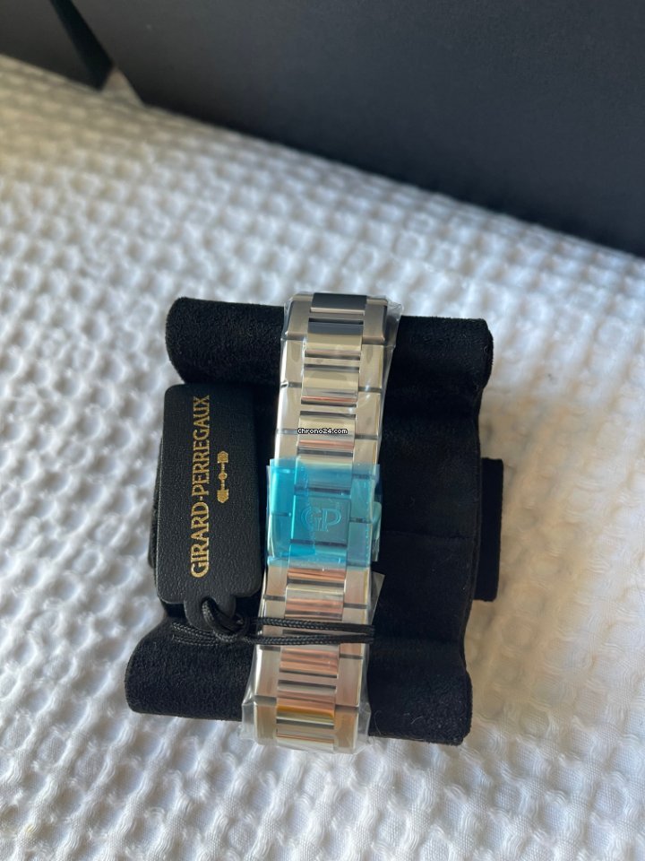 IMG_9081 Girard Perregaux Laureato Mens watch Unisex Automatic Steel 81020-11-001-11A Replica 6