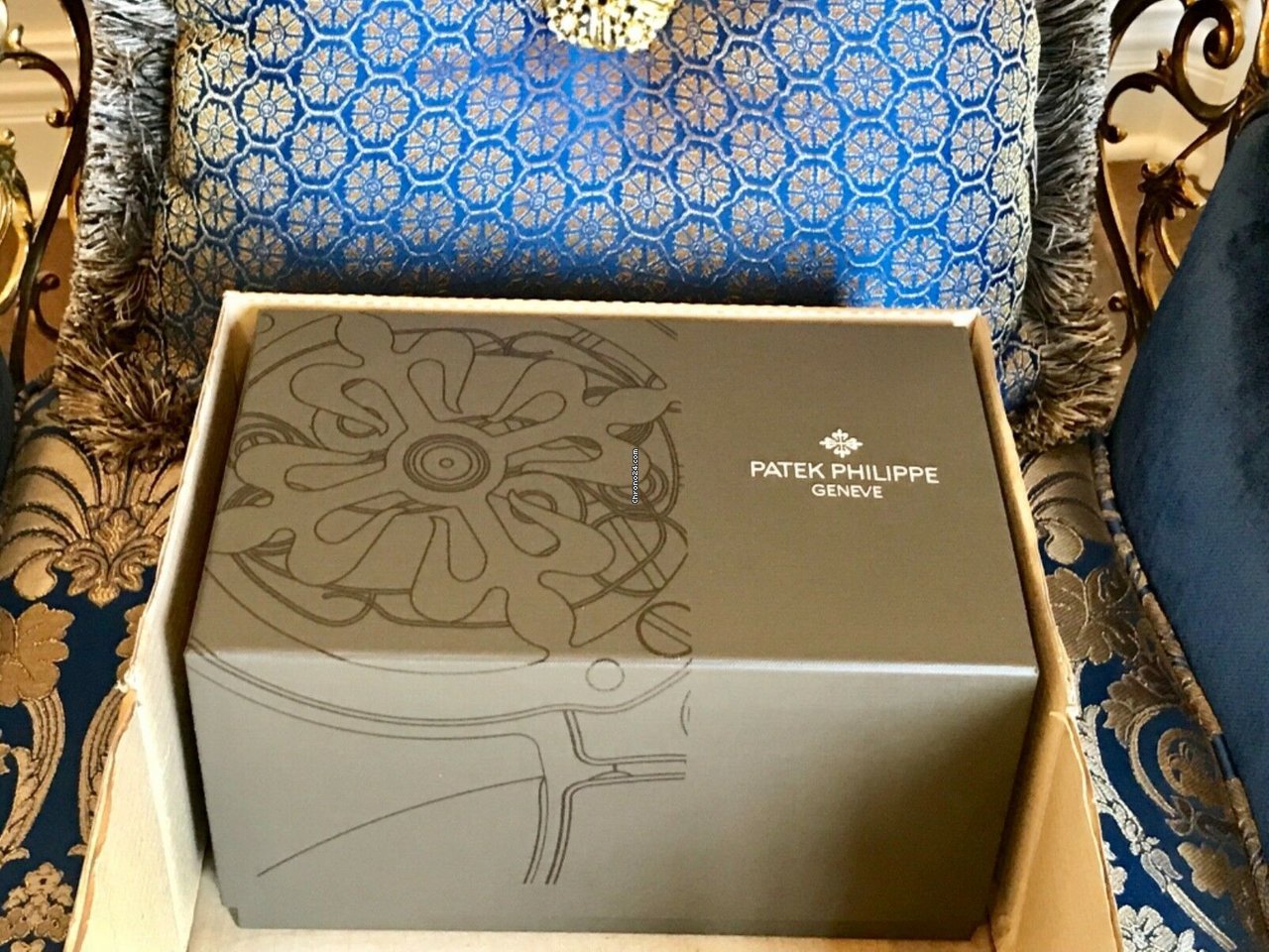 IMG_9081 Patek Philippe Calatrava Mens watch Unisex Automatic White gold 5117G Replica 6