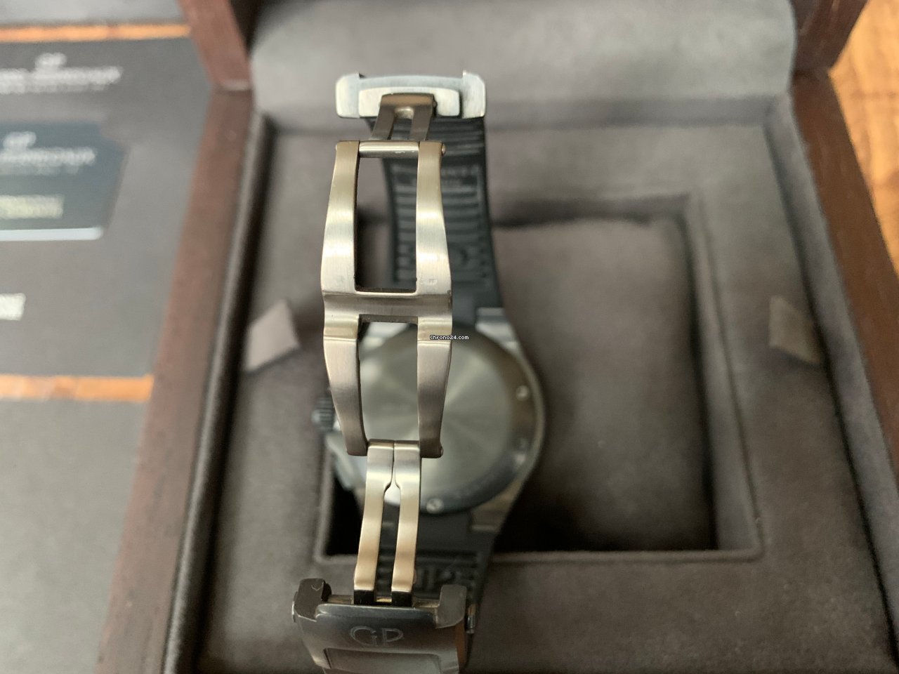 IMG_9081 Girard Perregaux Laureato Mens watch Unisex Automatic Titanium 80175 Replica 6