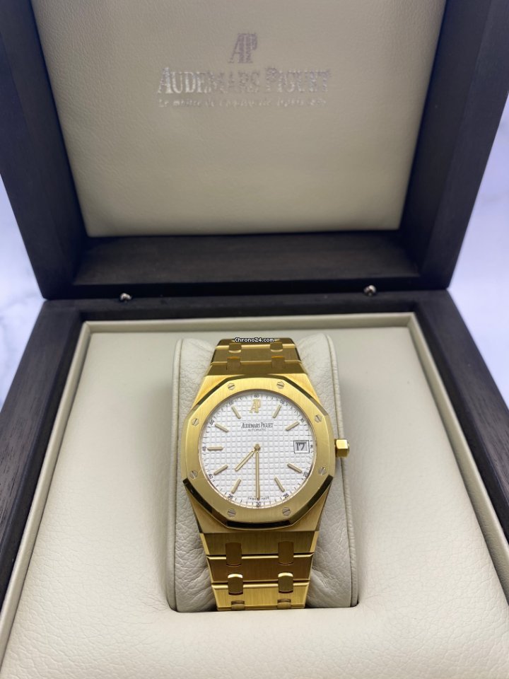 IMG_9081 Audemars Piguet Royal Oak Jumbo Mens watch Unisex Automatic Yellow gold 15202BA.OO.0944BA.01 Replica 6