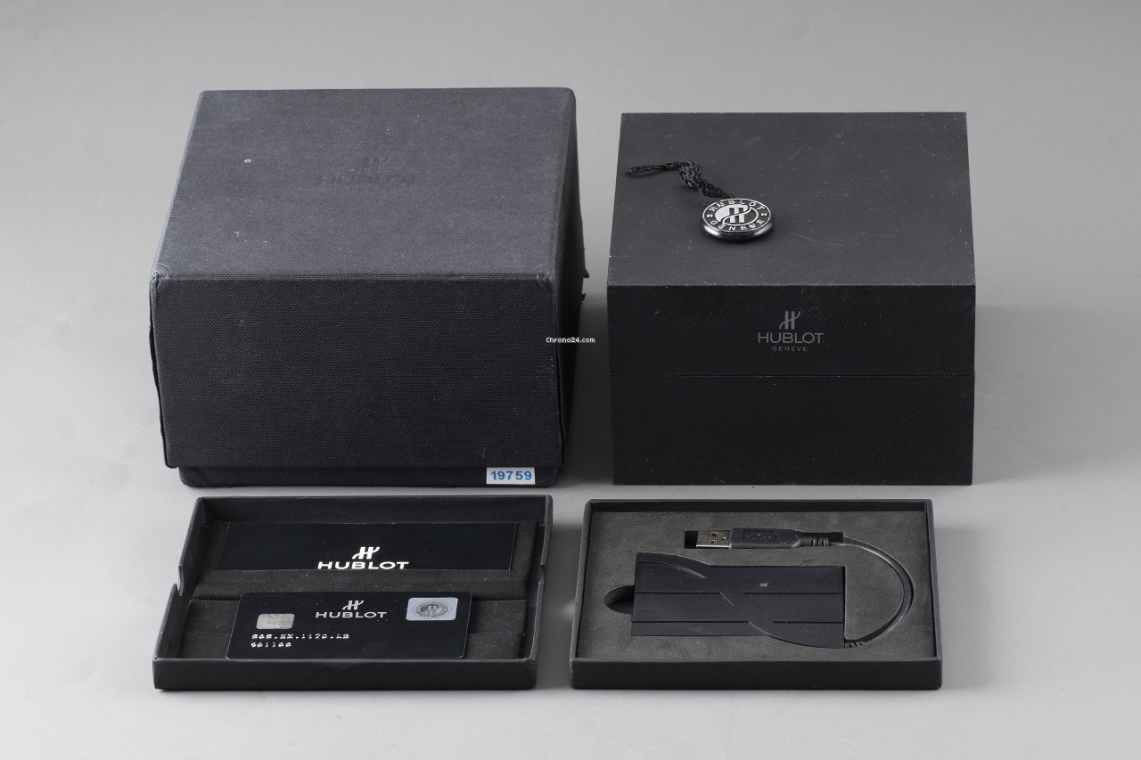 IMG_9081 Hublot Classic Fusion 45, 42, 38, 33 mm Mens watch Unisex Automatic Titanium 565.NX.1170.LR Replica 6