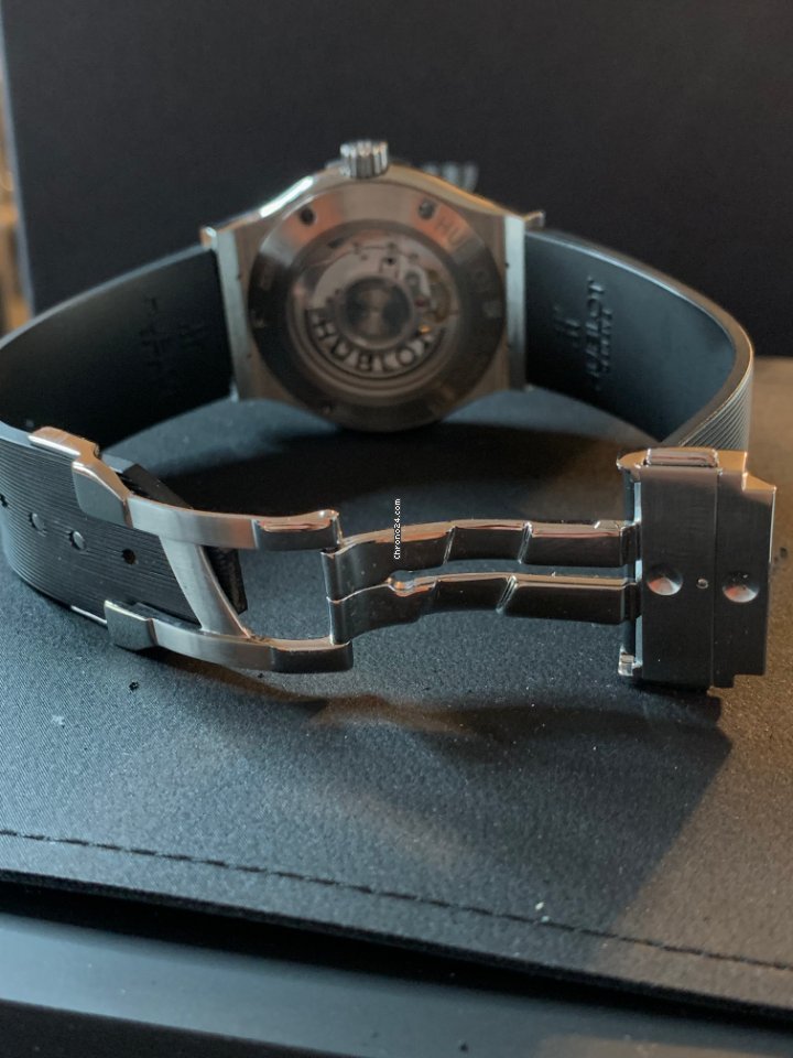 IMG_9081 Hublot Classic Fusion 45, 42, 38, 33 mm Mens watch Unisex Automatic Titanium 542.NX.2611.LR Replica 6