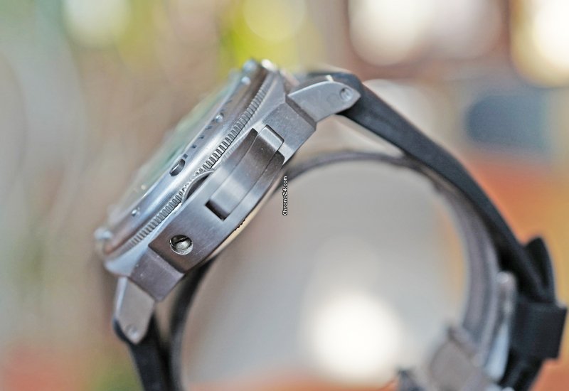 Panerai Luminor Submersible Automatic Titanium PAM 25 Replica 6