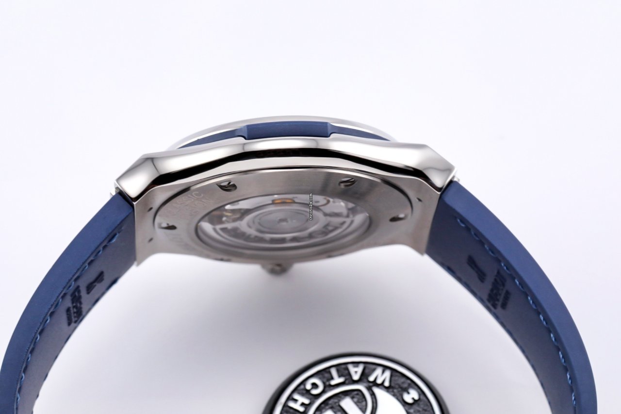 IMG_9081 Hublot Classic Fusion Blue Mens watch Unisex Automatic Titanium 565.NX.7170.LR Replica 6
